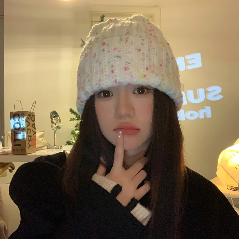 ニット帽 ロゴ 向き は本当に似合わない女に勧められるのか？
