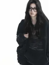 オーバーサイズ フード付き ストリートスタイル ブラックパーカー【洗いざらし・女性用・ゆったりシルエット】
