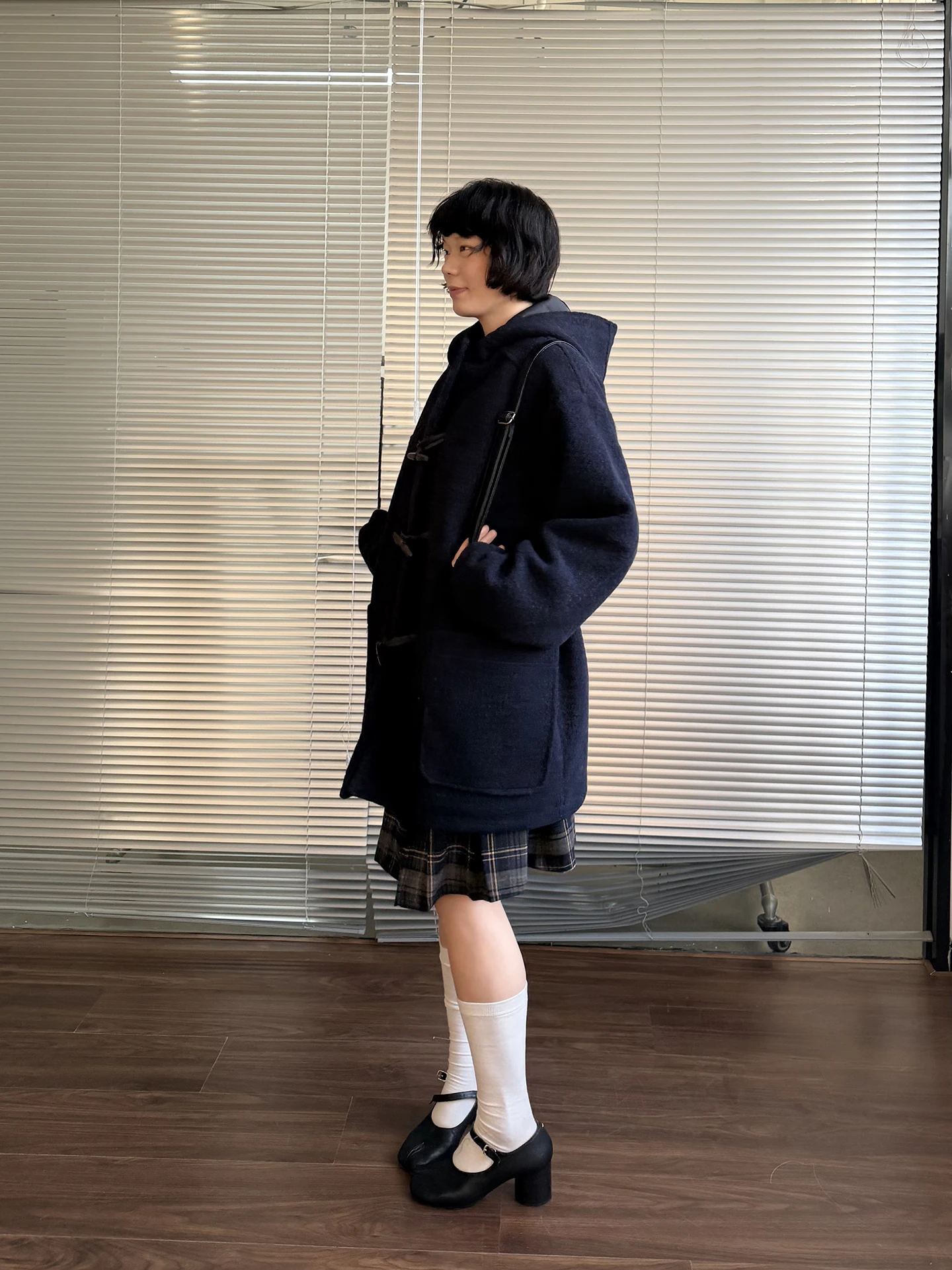 ダッフルコートはどんなもの？学院風のガーリーコートが、秋冬の日常を彩る理由