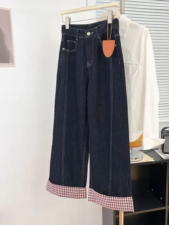 深い青のチェック柄ワイドレッグデニムパンツ【ハイウエスト・スリム効果・秋用】（セットアップ対応）