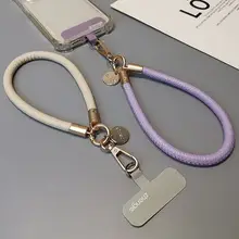 高級感あふれるレザー製スマホストラップ【アウトドア・防失手首紐・短めデザイン】