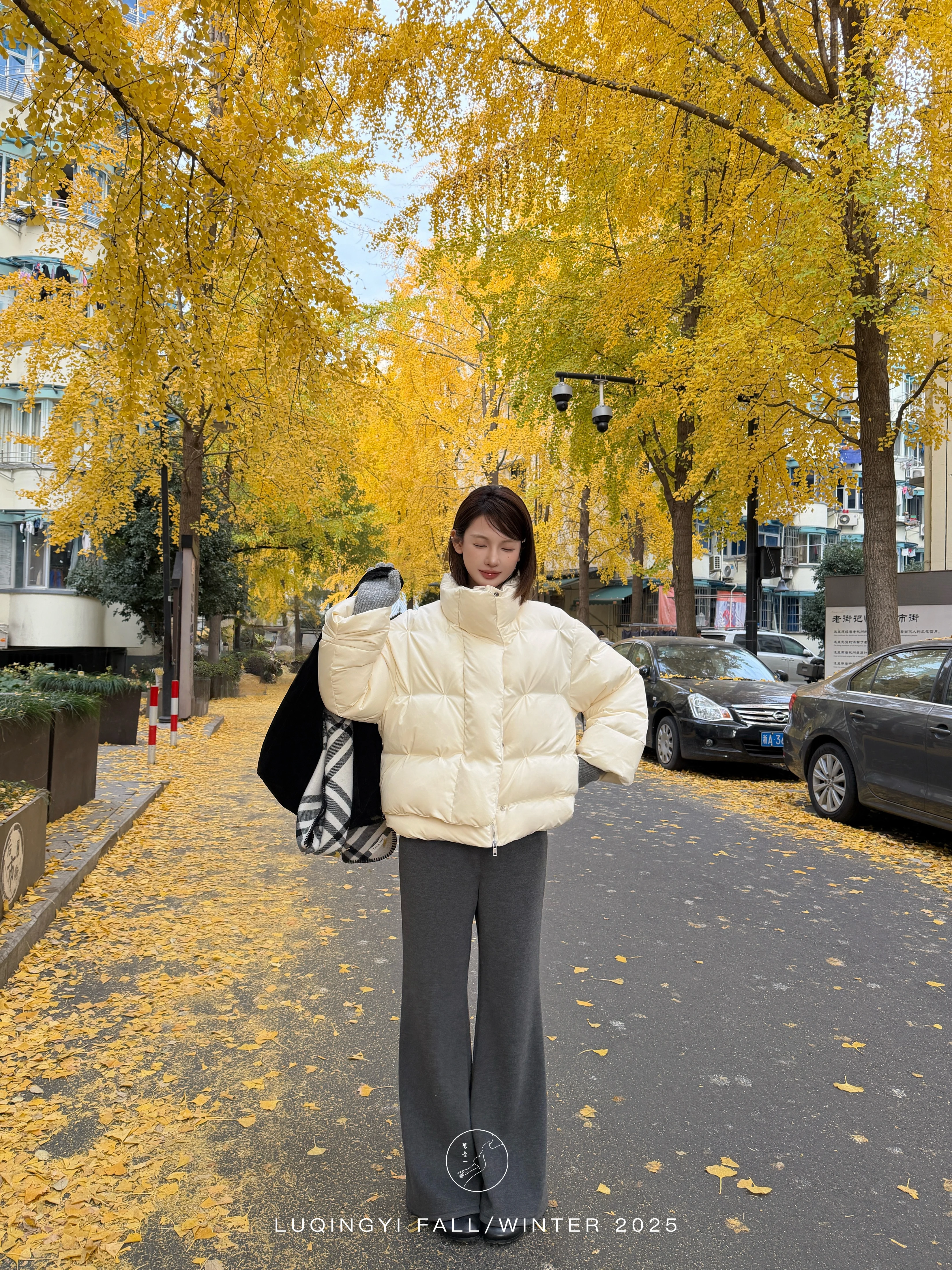 シンプルなデザインのウールパンツ【冬用・加绒・高級感・フィット感・フレア】の特徴と実用性