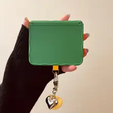 折りたたみ式スマートフォンケース【グリーン・イエロー・シンプルデザイン・心型チャーム付き】