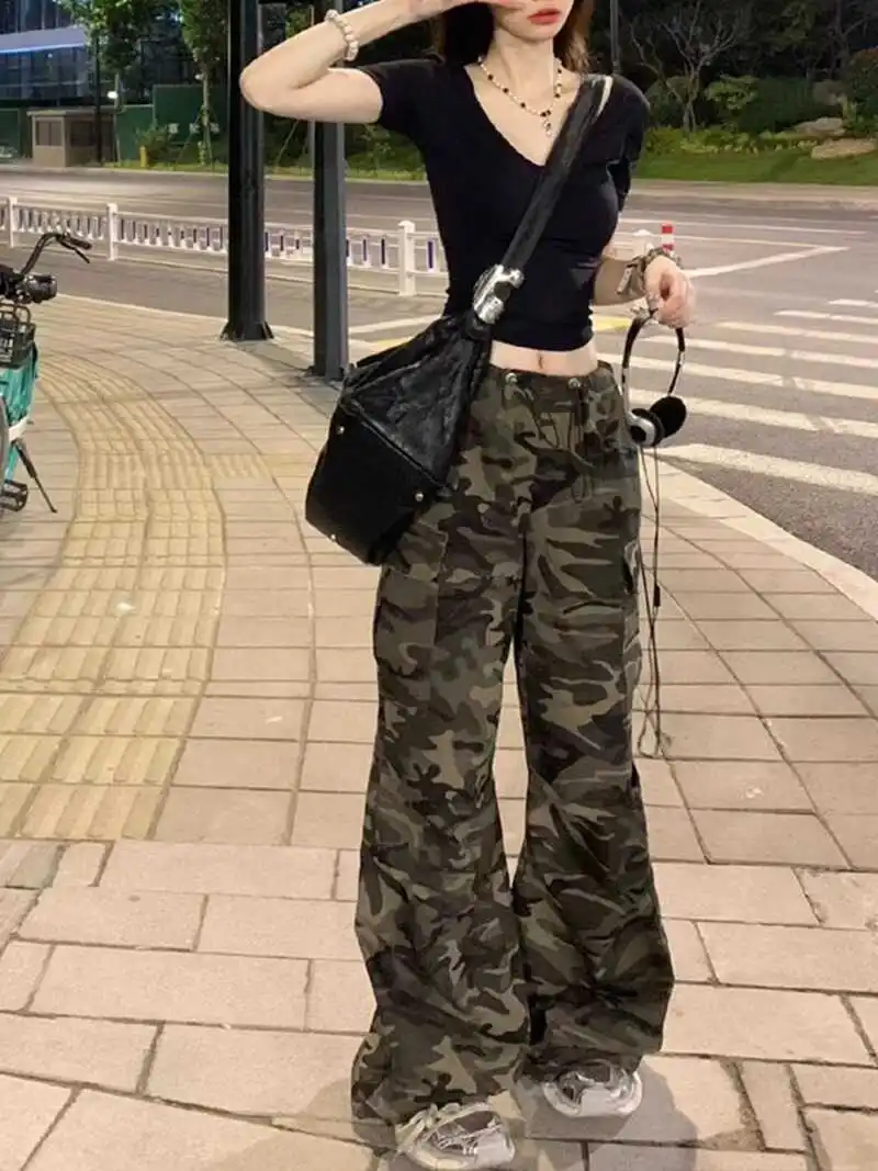 迷彩服をファッションに活かすには？高身長女性に最適なアメリカンヴィンテージパンツの選び方