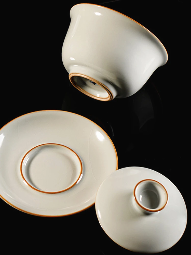 天青色汝窯陶器三才蓋碗：茶色と青の組み合わせによる伝統美と実用性の融合