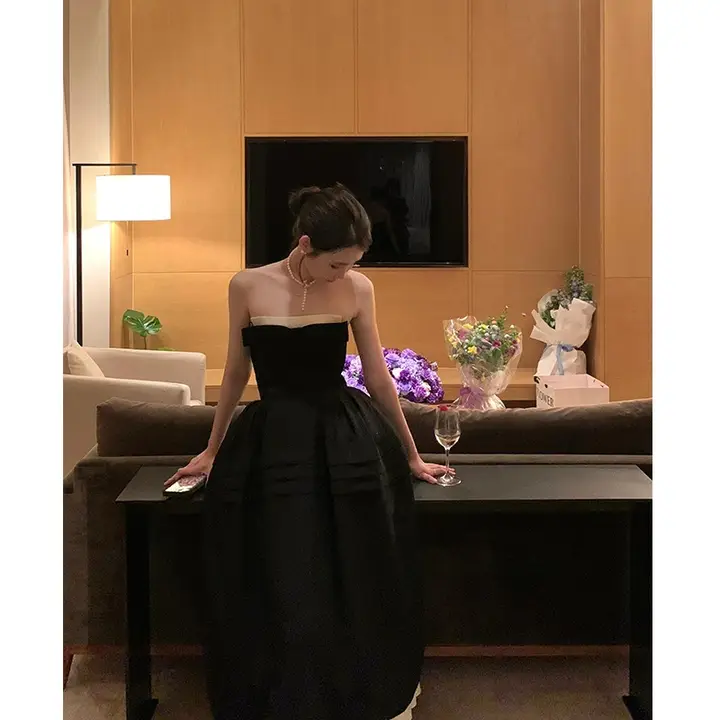 華やかな印象のプリンセス風ドレス【バタフライリボン・オフショルダー・パフスリーブ】