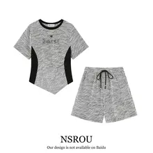 大人カジュアルスタイルの色使いが魅力的なショートスリーブトップスとハイウエストショートパンツ（セットアップ対応）