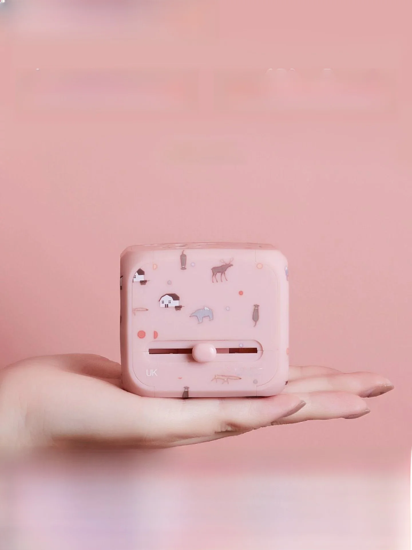 海外旅行用モバイルバッテリーおすすめ：Urbanwave プラグ対応コンパクトモデルの実用性解析