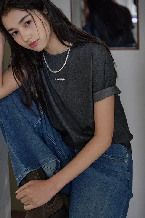 特別な刺繍入り肩出しTシャツ【夏用・フィット・ラウンドネック・短袖】