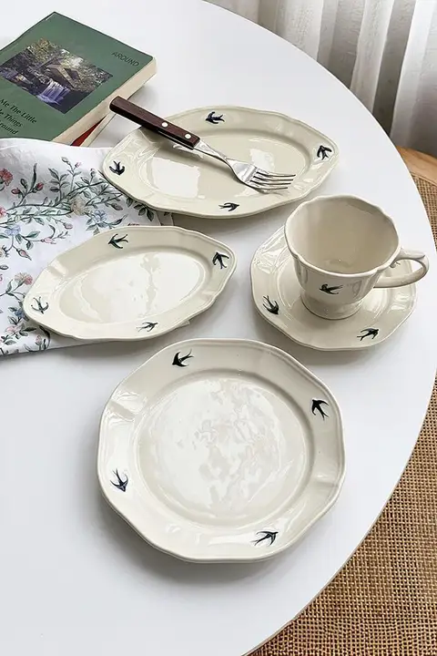 お皿 茶碗 食器 ツバメ柄 浮き彫り 陶磁器製