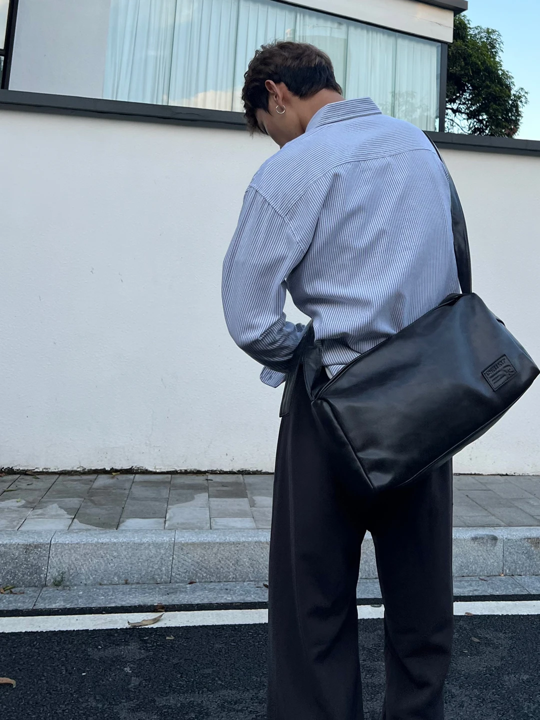 デートバッグ 男：レトロ風ワンショルダーの実用性とサイズ選定ガイド