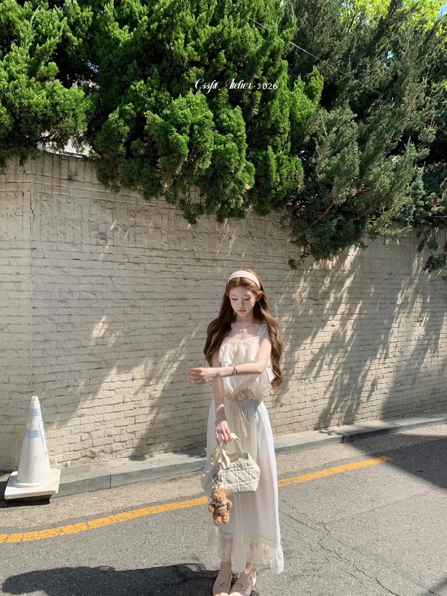 レースアップトップスの選び方とコーデの実践ノウハウ：厳選3選で日常に溶け込むスタイルを創る