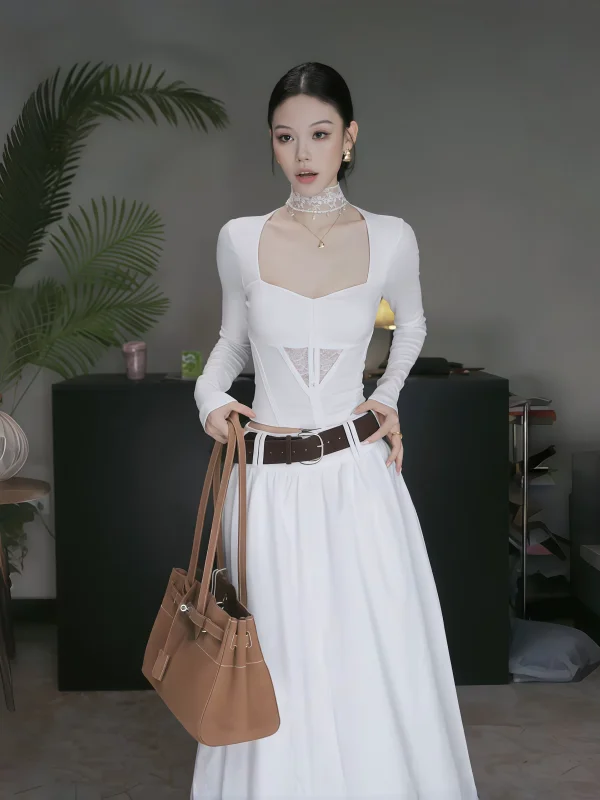 清潔感ある服装 女性：InstaHotのAラインロングスカートセットアップ対応スタイル