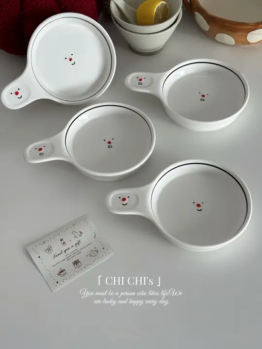 可愛い表情の陶製ディッシュ【白色・取っ手付き・醤油皿・ディップ皿】