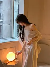 した雰囲気の斜め肩デザインカジュアルウェア【シンプルなデザイン・女性用・二点セットアップ対応】