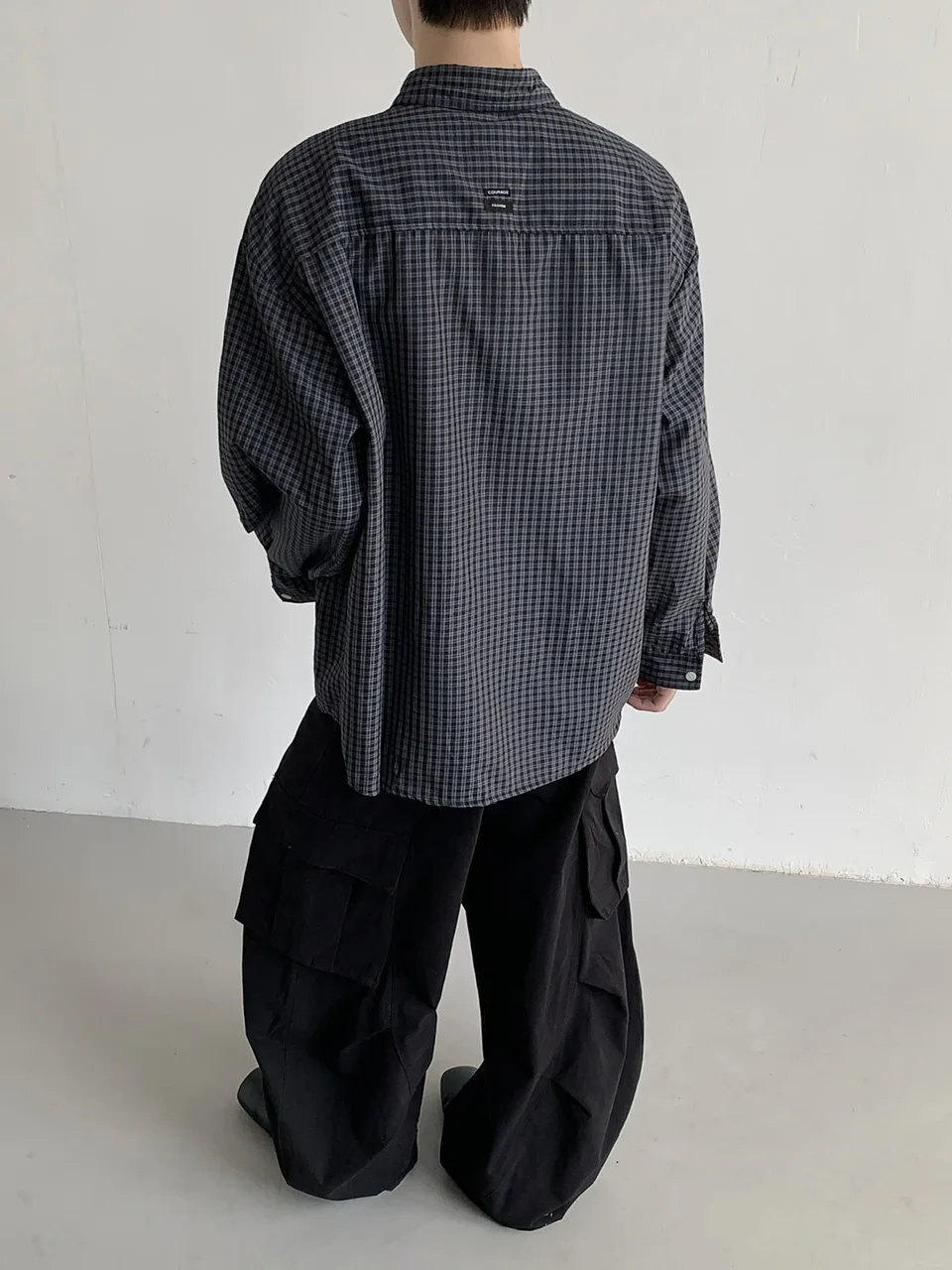 オフィスカジュアル 春 メンズ どう選ぶ？チェック柄シャツが通勤に与えるリアルな変化とは