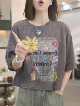 花柄プリントのクルーネック半袖Tシャツ【フィット・女性用・着回し抜群】