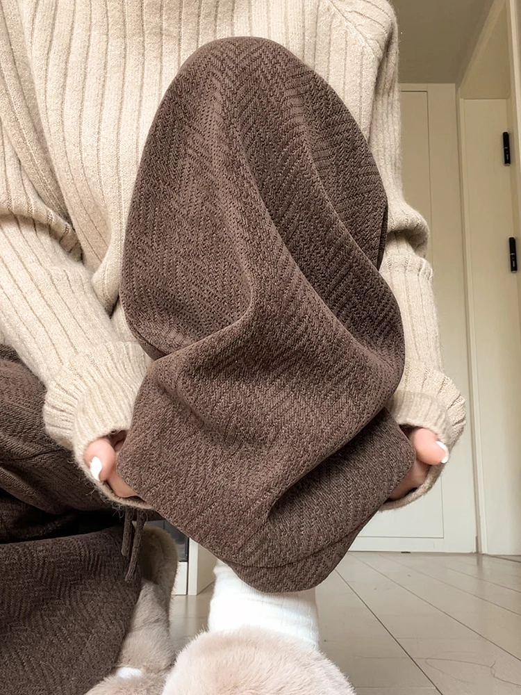 人字柄チェニーエルワイドレッグパンツ：通勤スタイルに最適な立体裁剪デザインの実用性解析