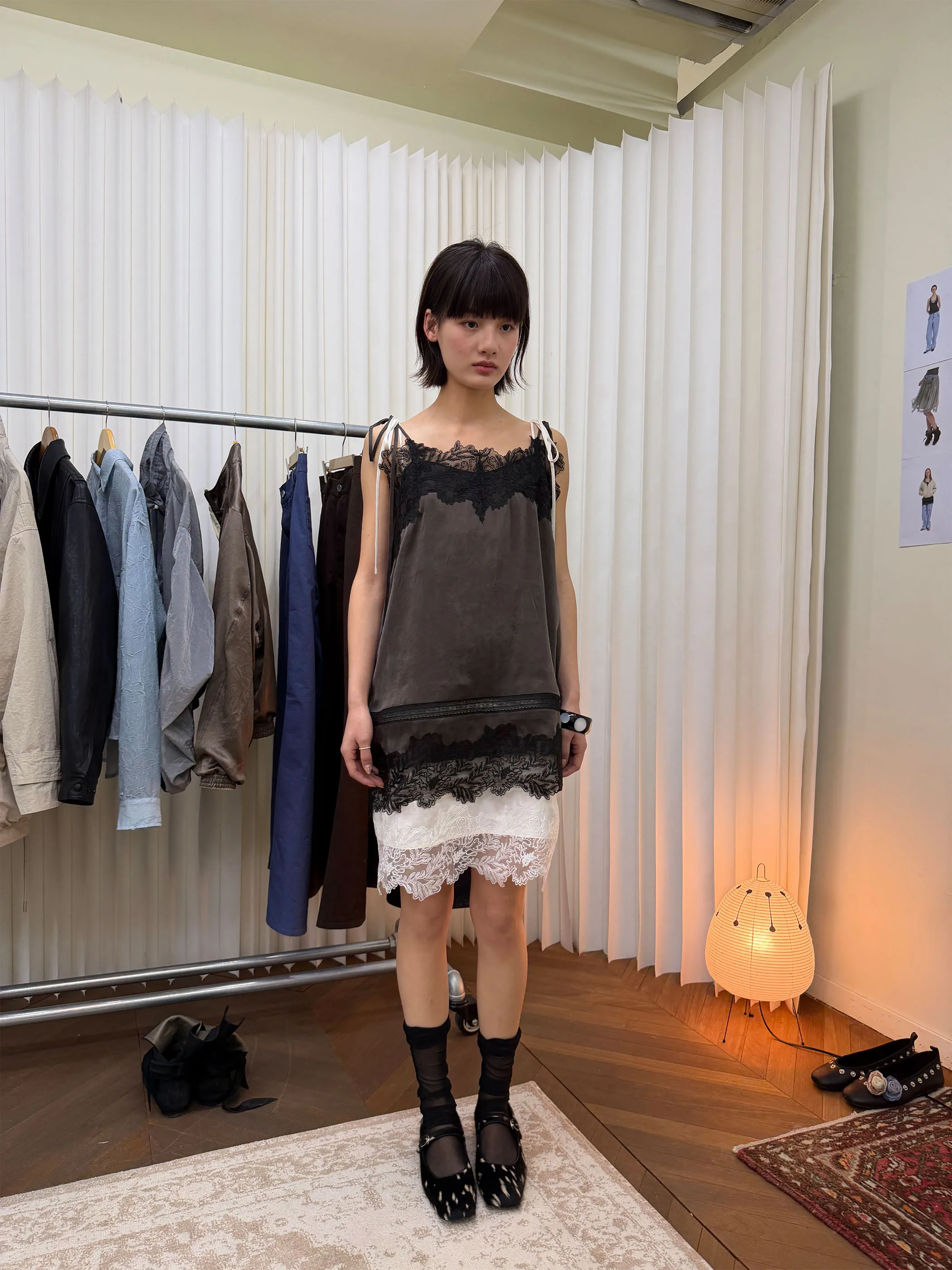 24dressで選ぶモデルはどのタイプが女性に合うの？エレガントな日常を彩る天絲レースフリルキャミソールドレスの選び方