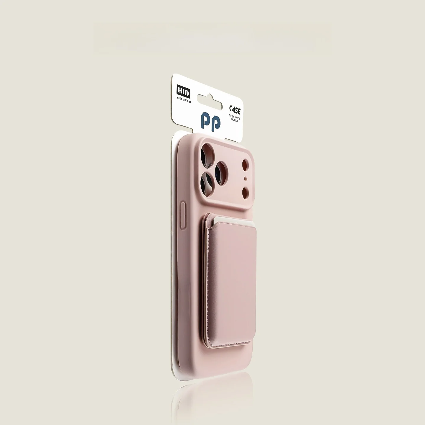 スマホにカードケースを貼るって、本当に必要なの？