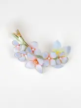 高級感あるフラワーフェルトヘアクリップ【後頭部用・横差しタイプ】