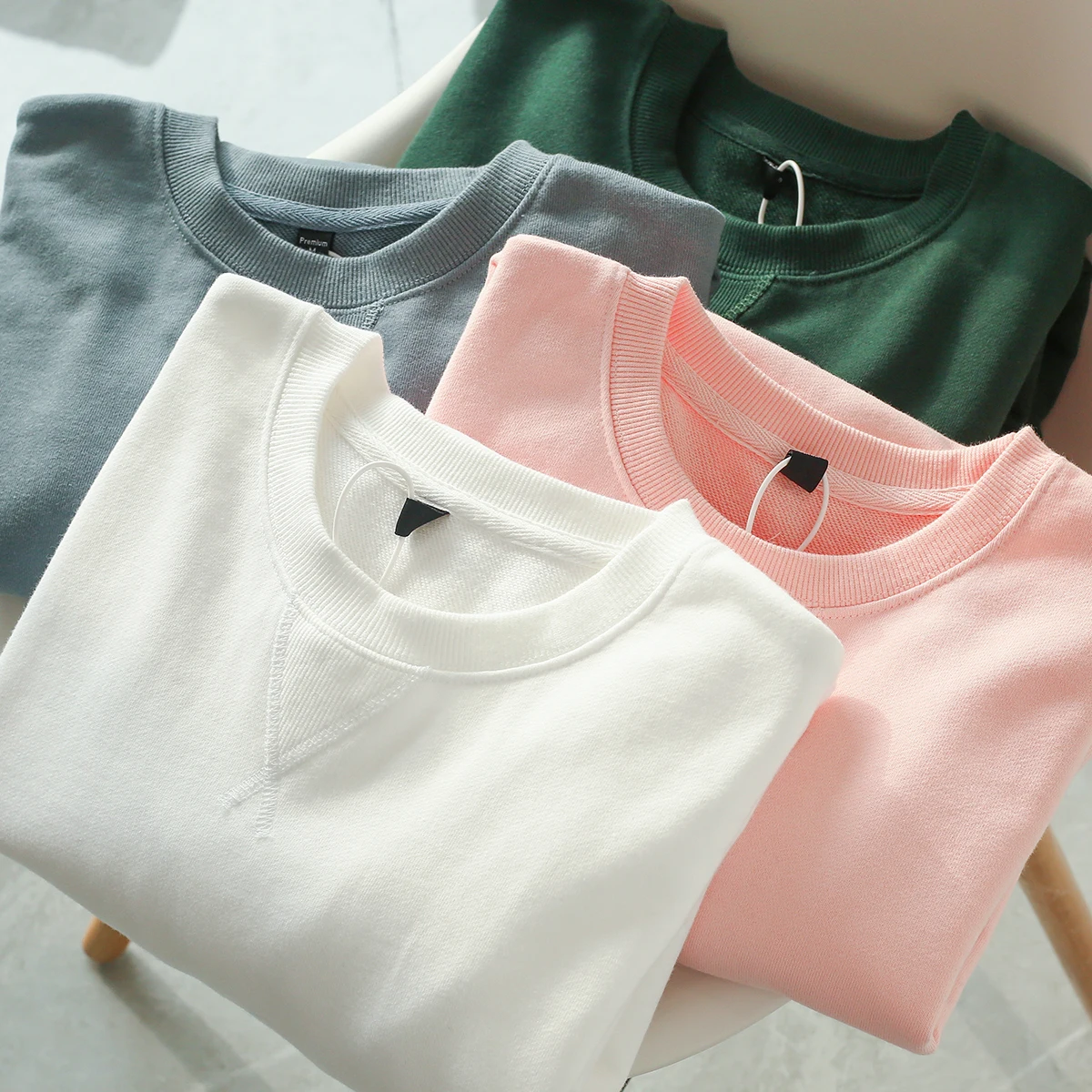 春コーデの基本を徹底解説！色のバランスとレイヤード のコツ
