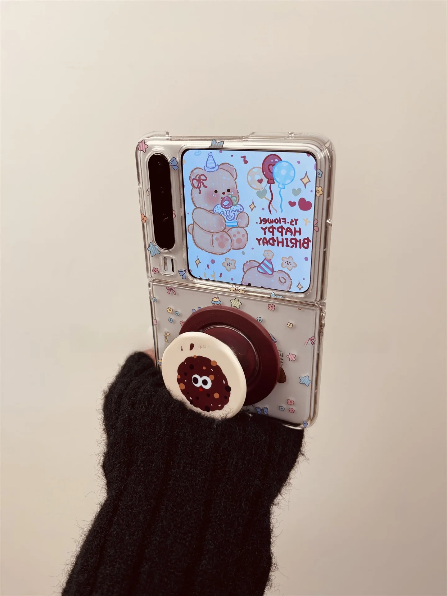 犬の誕生日に贈るプレゼントは、スマホケースで決める？