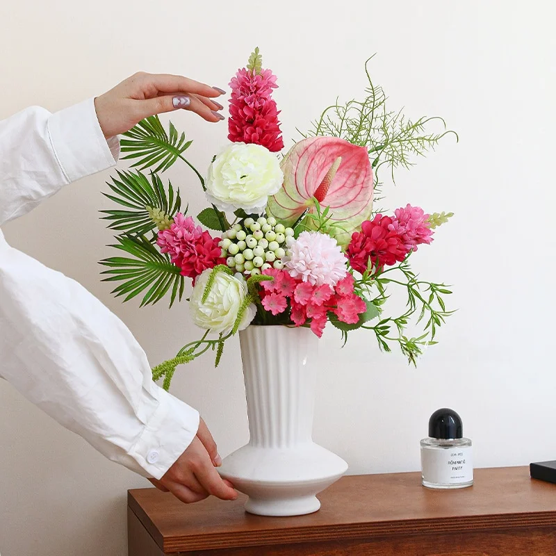 梅雨に備えて買うべき！北欧風シンプルデザインの陶器花瓶【インテリア用・高級感・リビング・デスク装飾】