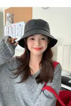 黒のレザー フィッシャーハット【秋冬用・顔周りをスッキリ見せるデザイン】