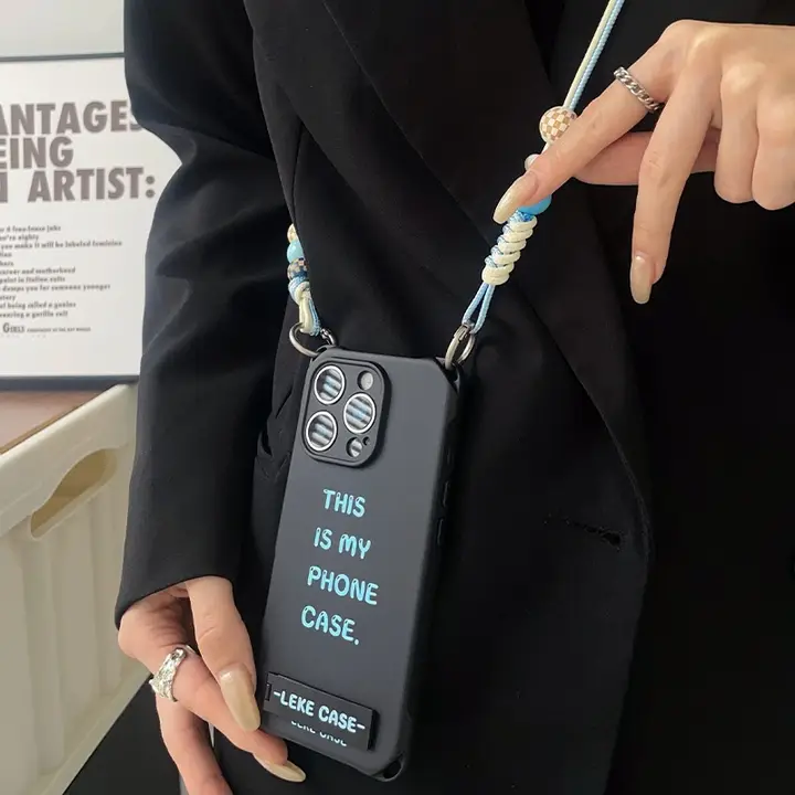 シンプルデザインのスマートフォンケース【ストラップ付き・様々な機種対応】