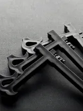 黒色プラスチック製L型飾り皿スタンド【北欧風・ウォールデコ】