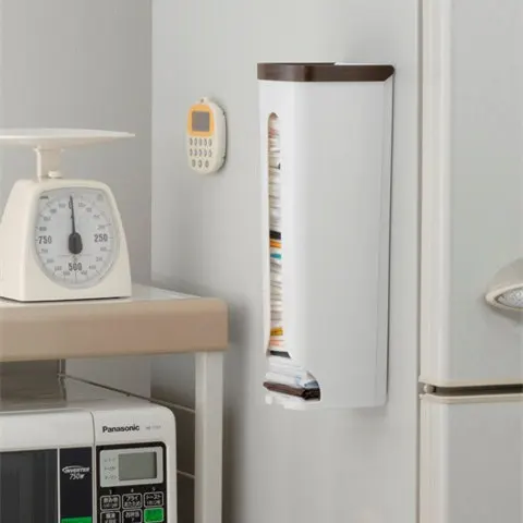 壁掛け式ゴミ袋収納ボックス：プラスチック製の取り出しやすいデザインが実際の使い勝手をどう支えているか