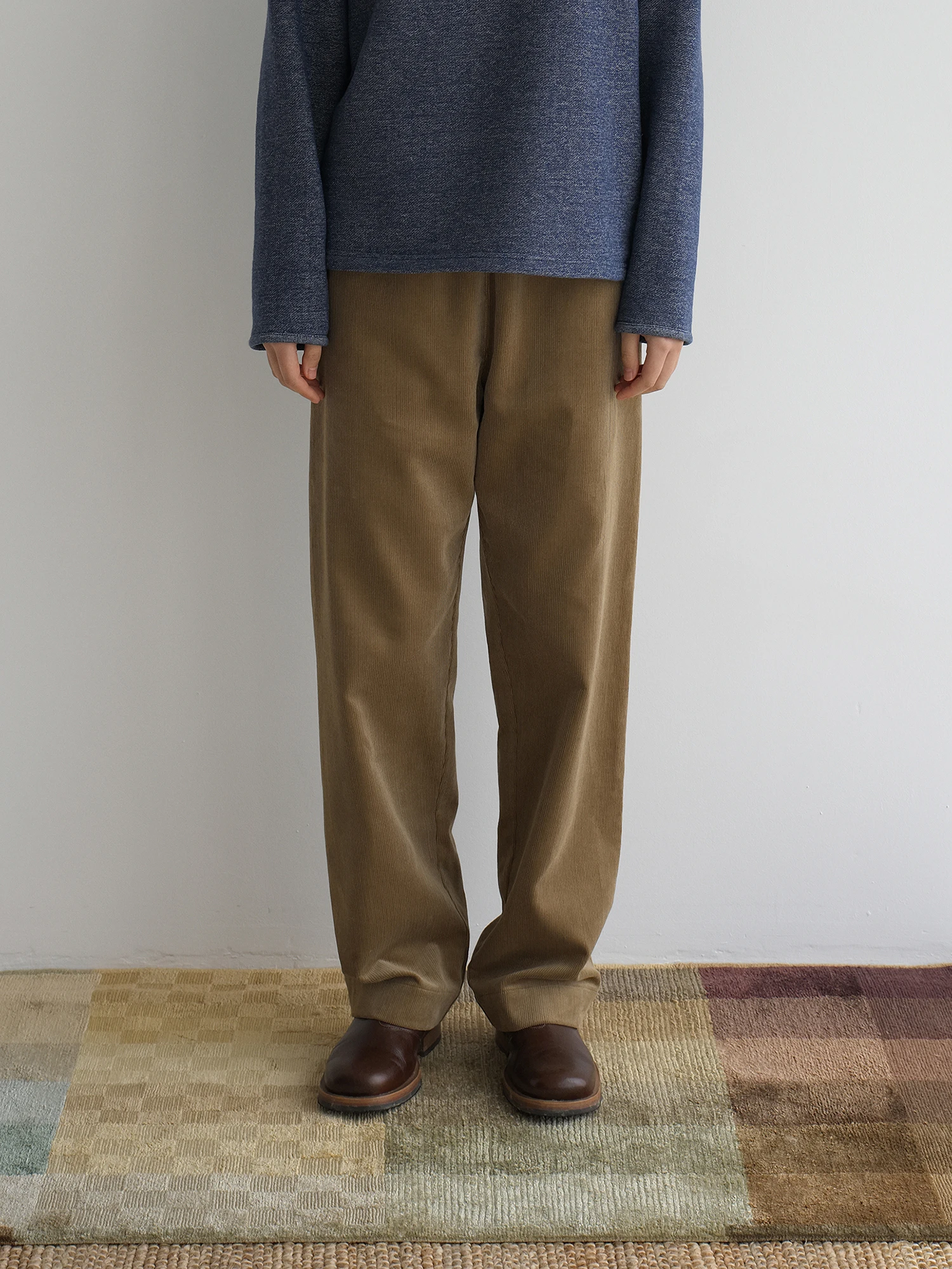 カーキ色パンツはどんな感じ？実際の使い方と、今冬のベストな選び方とは？
