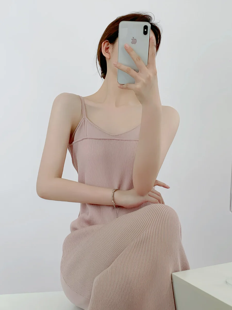 骨格ストレート キャミワンピースは、通勤に着るべきなのか？