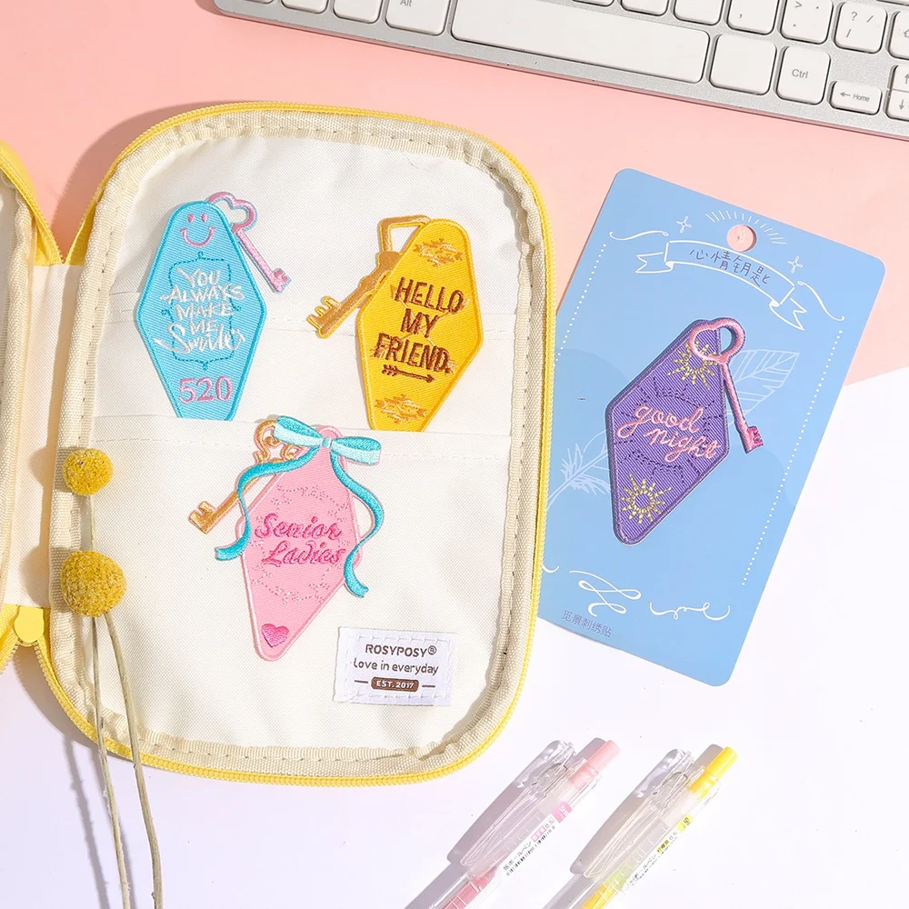 可愛いカップル用刺繍ロックデザインの布パッチ：DIY装飾用に最適な 自粘着シートの使い方と注意点