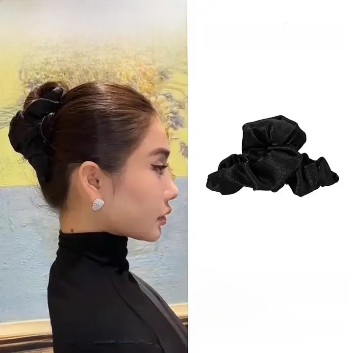 雲朵デザインのシャーククリップ【布製・光沢感・高級感】