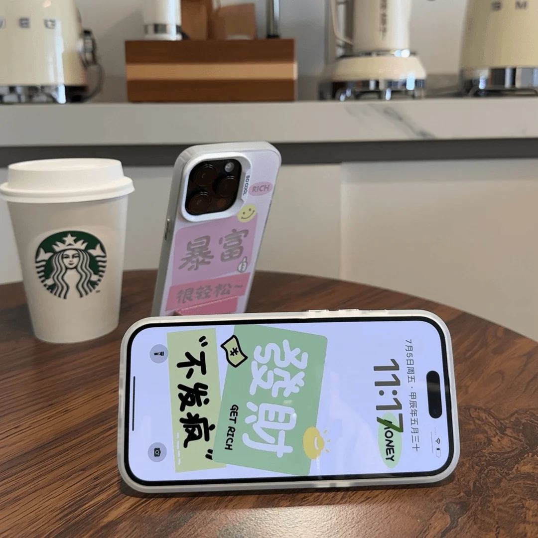 スマートフォンケースはどんなものに使えるのか？インスタ風デザインで防撃と持ち運びを両立