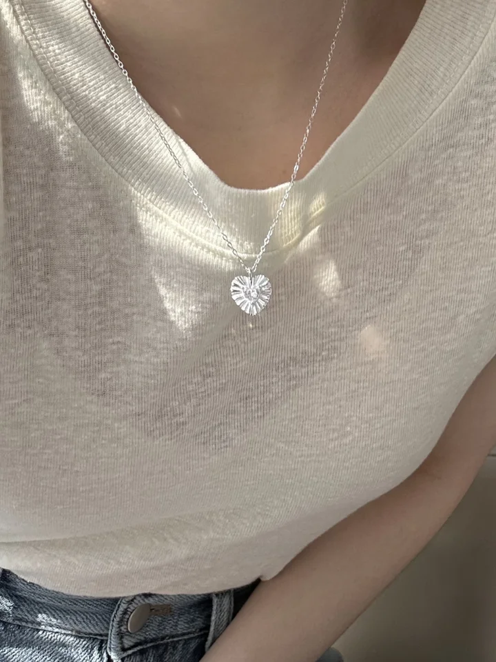 レーザー加工ハートデザインの925純銀ダイヤモンドネックレス【シンプルで甘い雰囲気・デイリー使いに最適】