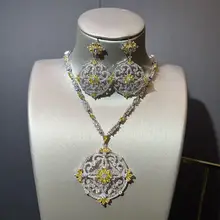 優雅な透かしデザインの黄色ジルコンネックレス＆イヤリング【デイリー用・ロングドレスとのコーディネートに最適】（セットアップ対応）