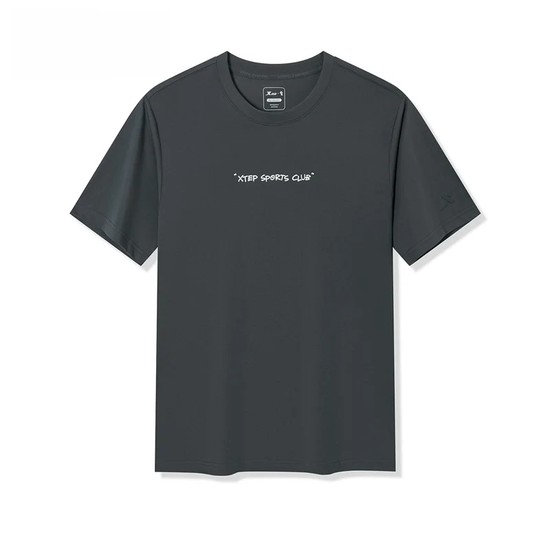 スポーツと高級感を融合したTシャツは、どう選ぶ？