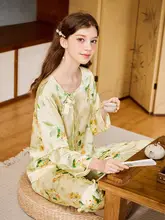 極上の柔らかさのシルクパジャマ【春秋用・新中式デザイン・ボタン付き】（セットアップ対応）