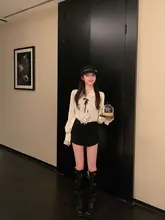 白色レースシャツ【秋冬用・女性・エレガント・サテン風】