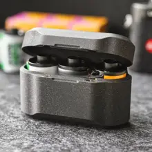 カメラ用フィルム収納ボックス【抗震・カーボンファイバー製・コンパクト・持ち運びに便利】