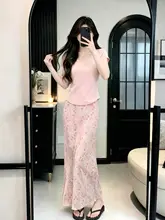 大きいサイズの素敵な夏のレディースコーディネート【柔らかい印象・短袖Tシャツ・フラワープリントスカート・スカートアップ対応】