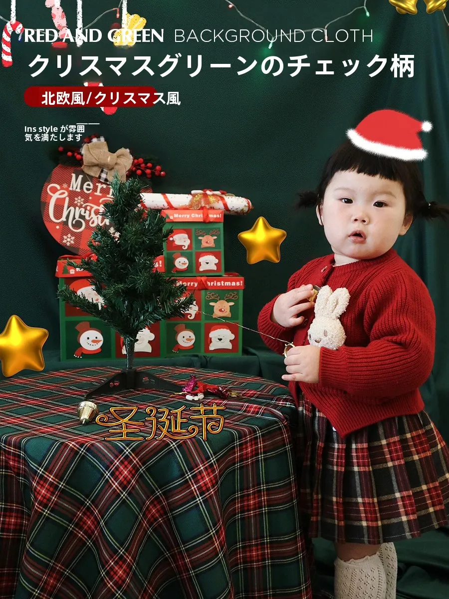 赤いチェック柄テーブルクロス：クリスマスや新年に最適なサイズとデザインの実用性