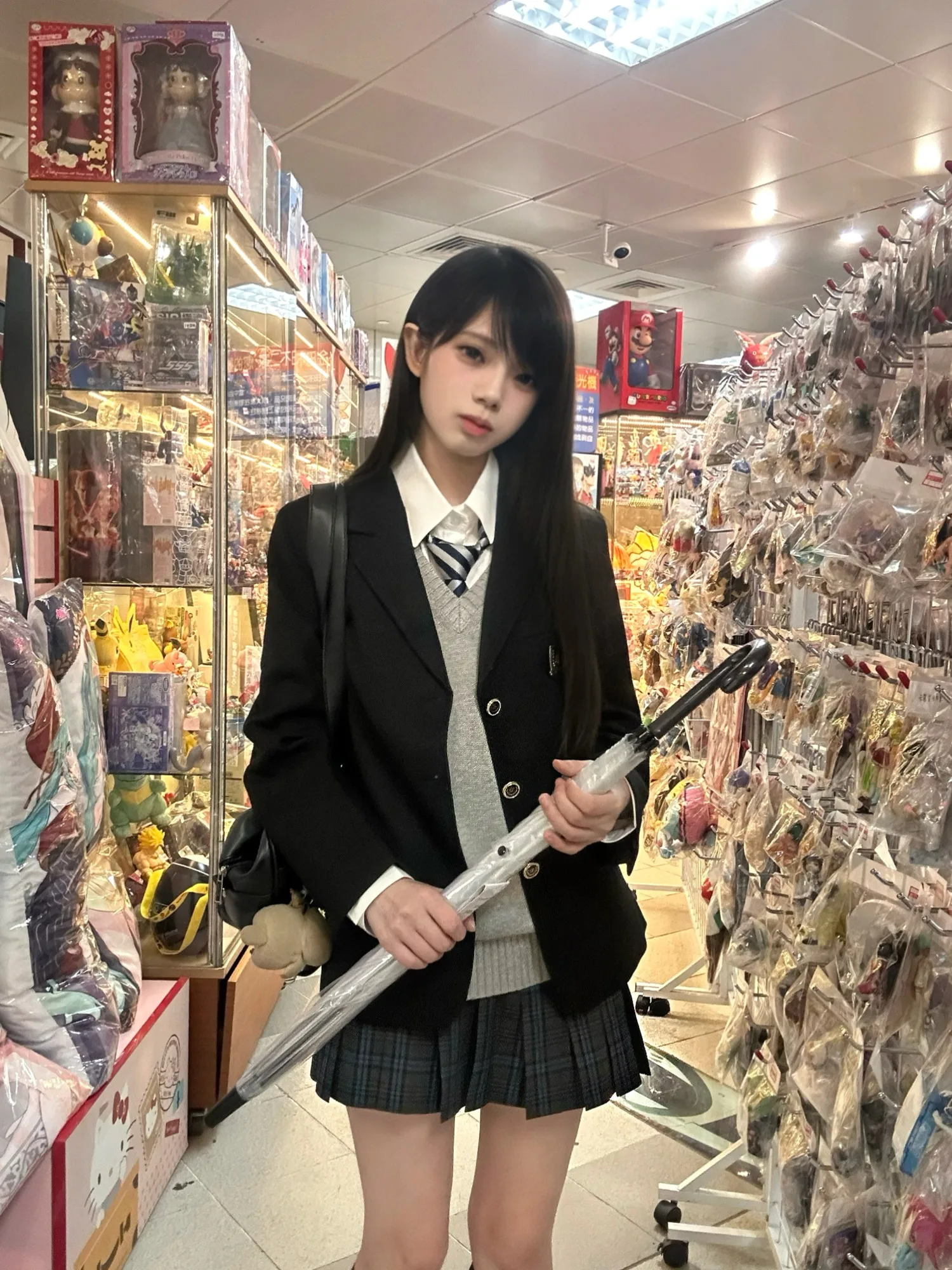 OL制服はカジュアルに着るべき？通勤に最適なジャケットの選び方とは？