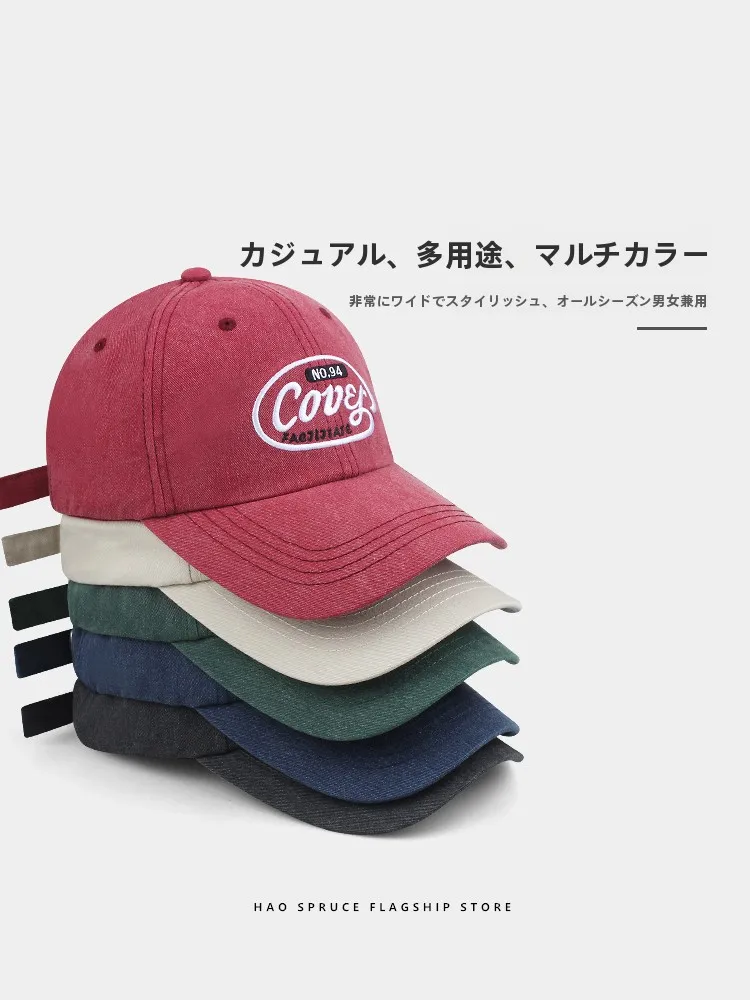 キャップのつばにシールを貼るのと、ロゴを刺繍にするの、どちらが今、もっともおすすめですか？