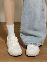 通気性のある女性用ランニングシューズ【軽量・アウトドア・ハイキング用】