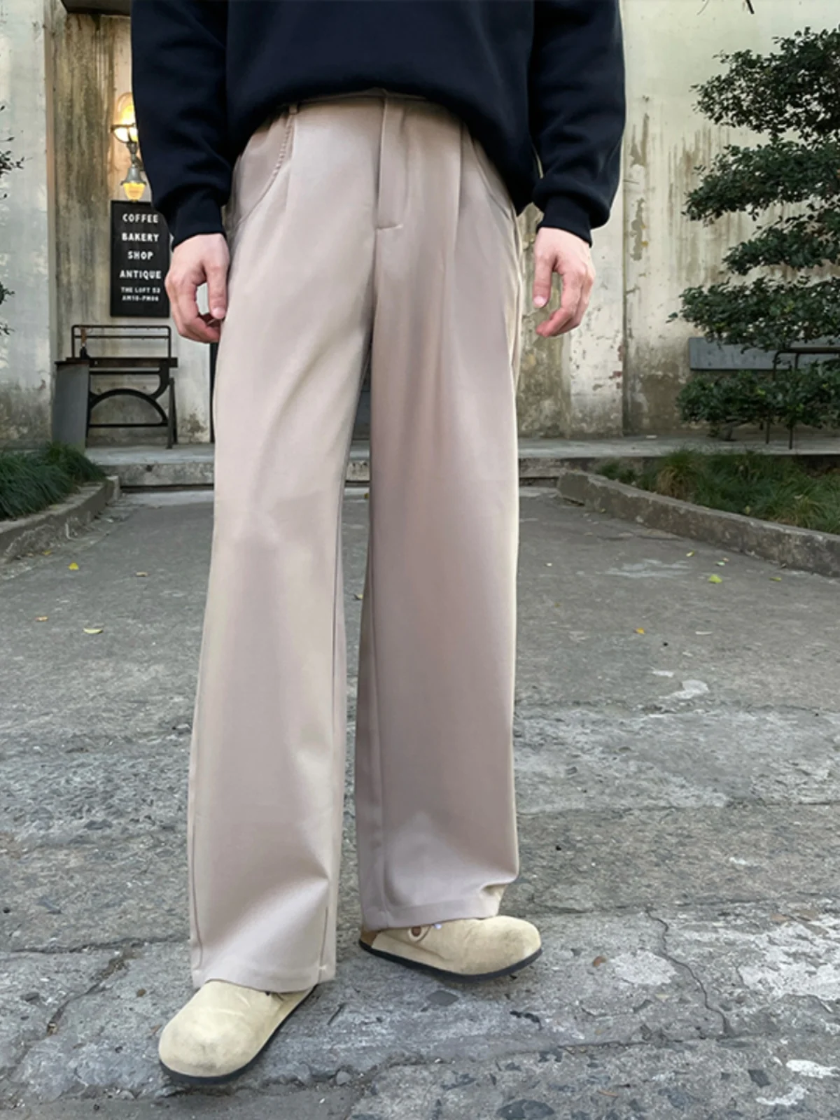 ワイドパンツの着こなし：丈の長いパンツが実際どう見えるか