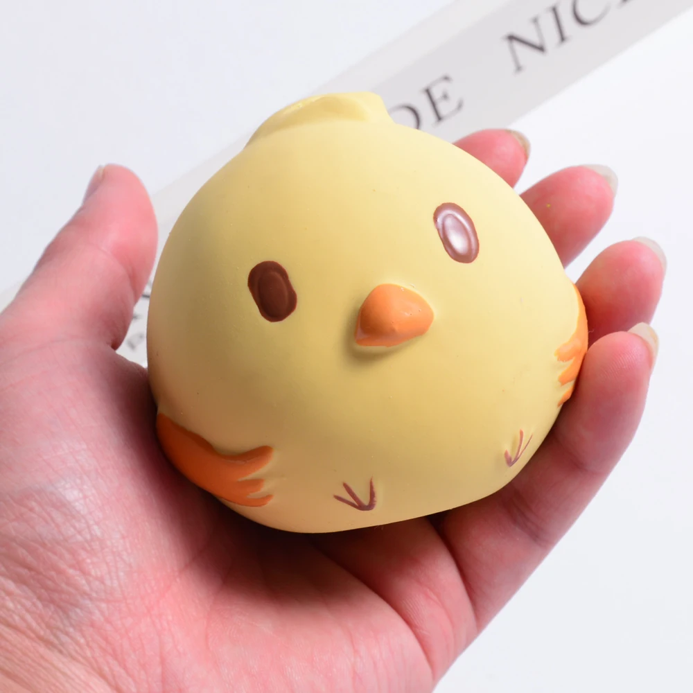 ペティオのペット用小型犬用おもちゃ：耐噛み・音が鳴る・ラテックス製の使い方と安全性